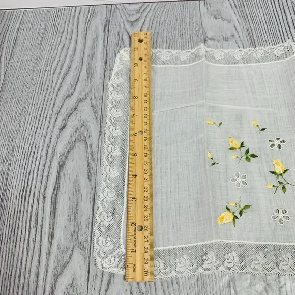 Vintage Cotton Laced Made In Switzerland Cream Yellow Flower Hankerchief - Picture 4 of 7